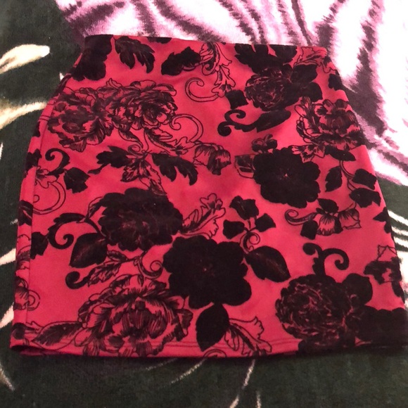 a'gaci Dresses & Skirts - Really cute skirt size m NWT